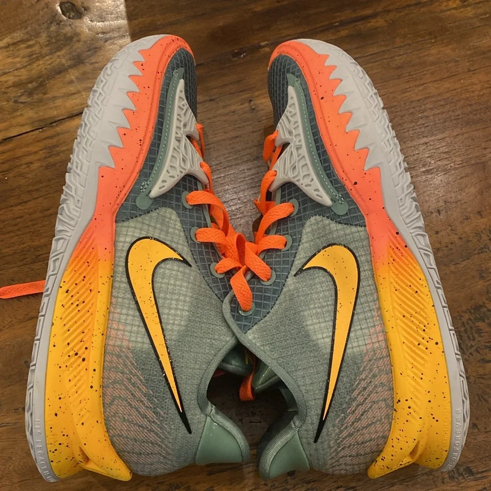 Nike Kylie Low IV Mens 7 Women’s 8.5 - Picture 7 of 12